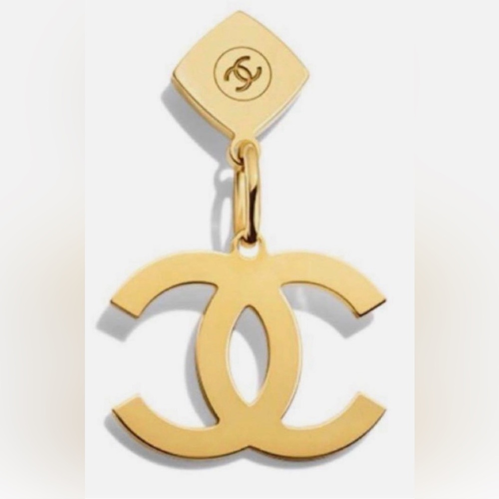 Chanel Holiday Charms Gold CC Snowflake - Picture 2 of 6